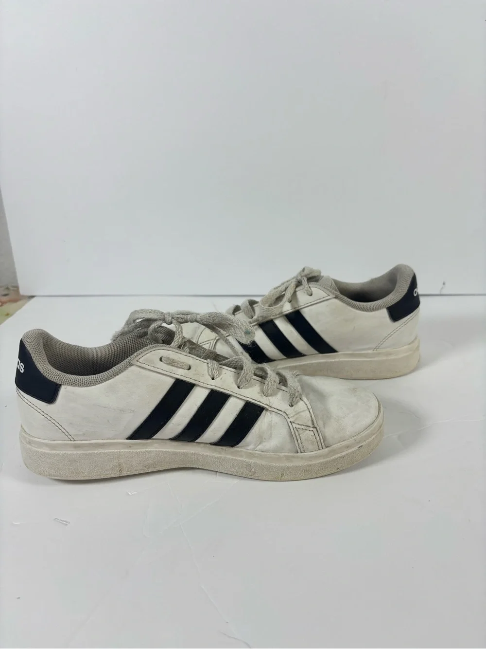 adidas unisex White and Black Stripe Low-Top Sneakers